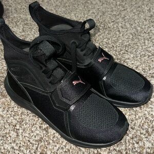 NWOT.. Puma women’s shoes size 7